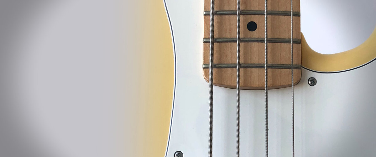 (Video) How to Make Bass Guitar Sound Like Synth Bass Bass instructor